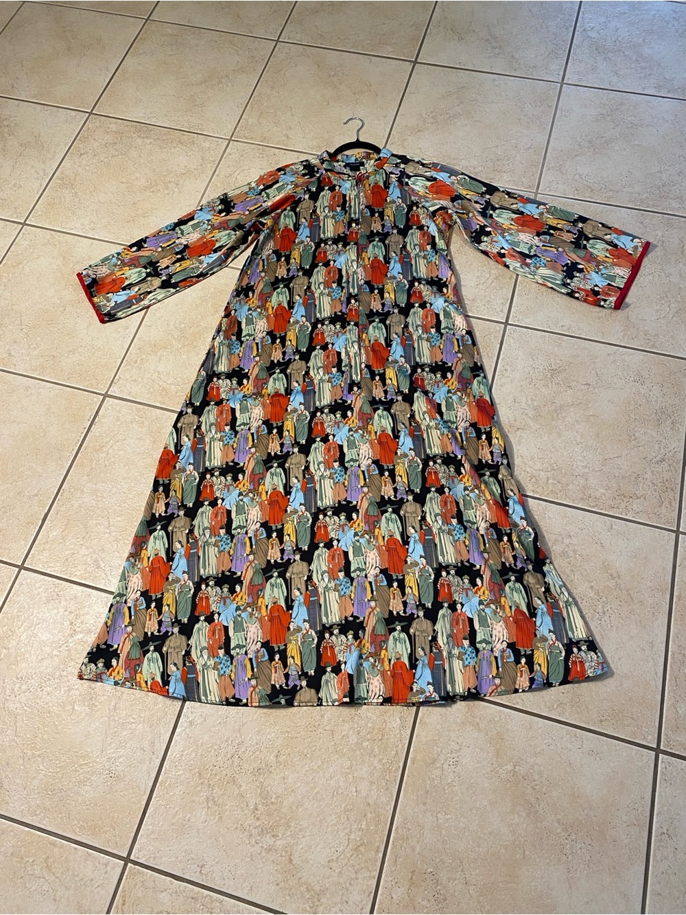 Natori Multicolor Printed Long Robe with Figure Motif - Picture 10 of 12